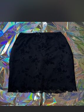 Black Floral Lace-Trim Mini Skirt